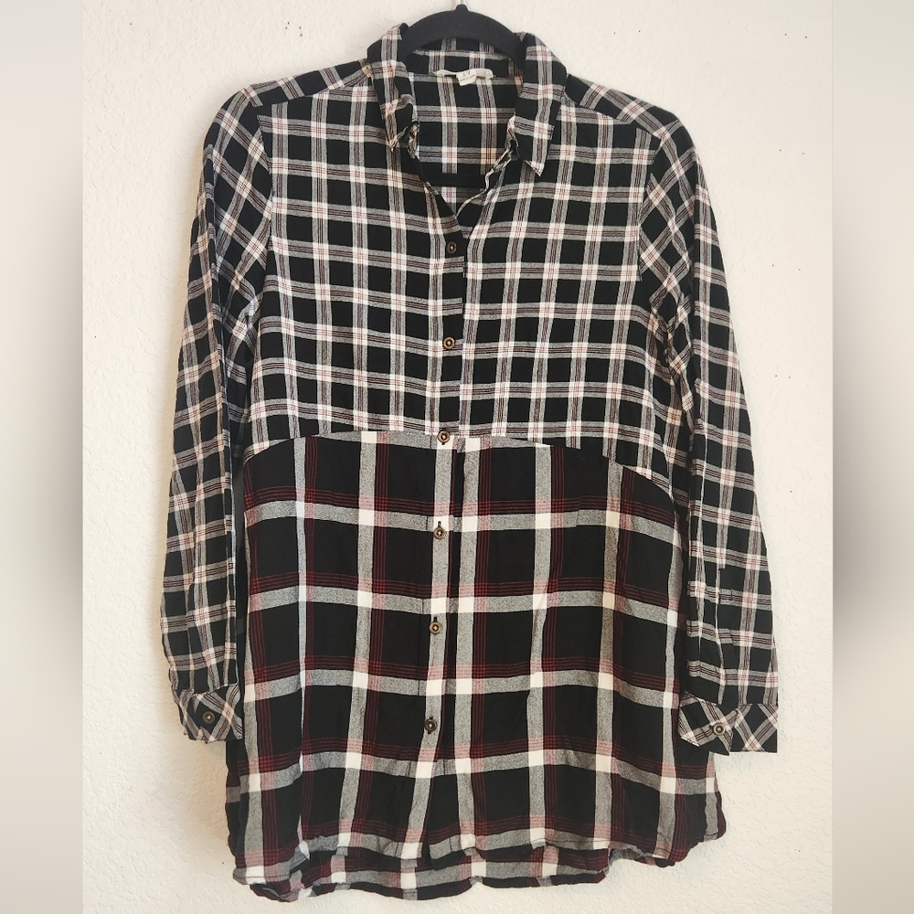 Beachlunchlounge Women's Black Checkered Plaid Button-Down Shirt, Size S